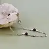 bracelet maille figaro orné de grenats et perles d'eau douce argent autre 2,28g