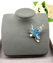 broche broche papillon blue pavé d'oxydes en métal argenté t4,5 x 6 cm