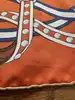 carré 90 hermès grand tralala en soie fond orange