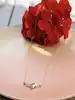 collier maille forçat centré d'un pendentif orné de 3 émeraudes taille navette or 750 millième (18 ct) 2,42g