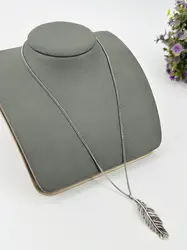 collier thomas sabot maille gourmette avec pendentif plume argent 925 millième (22 ct) 11,69g