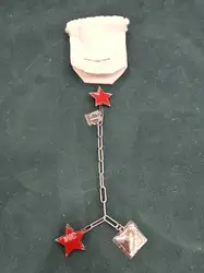 décoration avec miroir à coller dior avec sachet en tissu