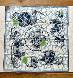 foulard / carré en soie hermès ex-libris mosaïque bleu - 65 cm