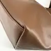 grand sac cabas porté épaule en cuir camel