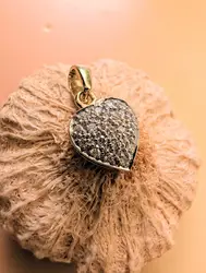 pendentif coeur pavé de petits diamants or 750 millième (18 ct) 1,81g