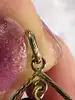 pendentif en or centré d'une grappe de raisins en pierre de grenat or 750 millième (18 ct) 1,46g