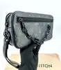 pochette louis vuitton volga en toile monogram eclipse grise / noire