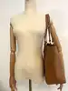 sac cabas  longchamp en cuir camel