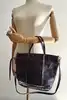 sac cabas vanessa bruno zippé anthracite en toile et paillettes avec bandoulière amovible et réglable taille s