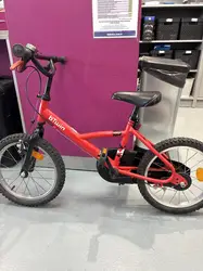 velo enfant btwin rouge hyper hero