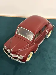 voiture miniature 1/18 solido renault 4 cv - 1997 - rouge bordeaux