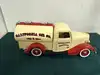 voiture miniature 1/19 solido ford v8 - 1936 - beige et rouge