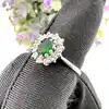 bague marguerite entourage ovale verte serti de zircons blancs argent 925 millième (22 ct) 2,31g