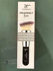 pinceau it cosmetics heavenly luxe solid serum foundation brush #29