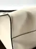 sac gucci cabas modèle soave amore guccification en cuir blanc