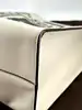 sac gucci cabas modèle soave amore guccification en cuir blanc